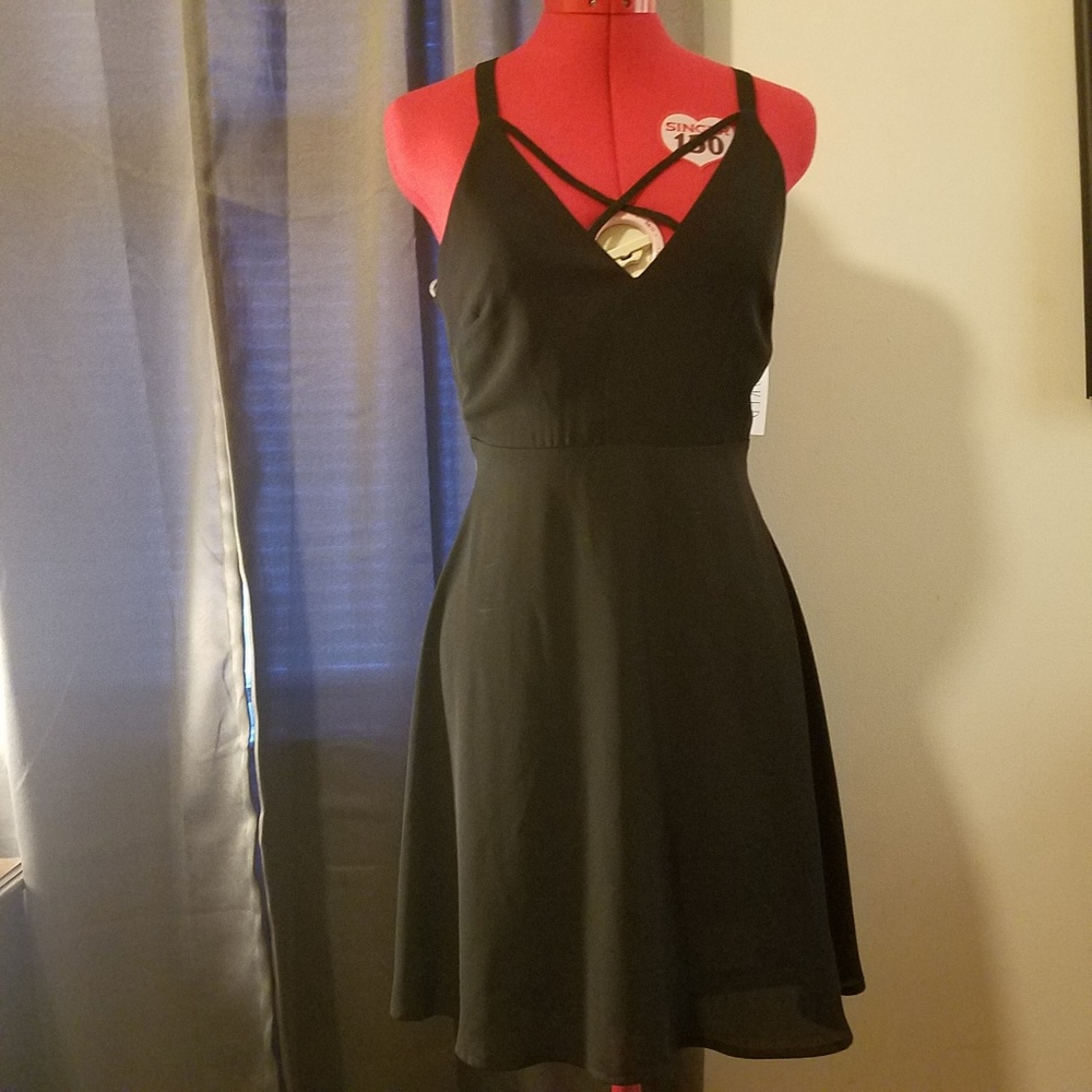 🌻Lush Black Fit and Flare Cross Back Dress